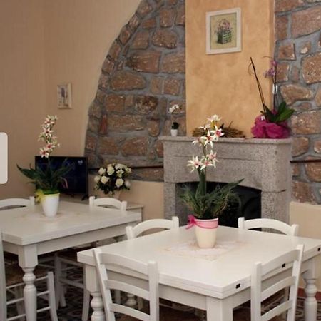 Guest House Le Gemelle Luras 외부 사진