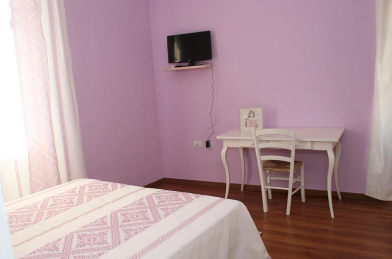 Guest House Le Gemelle Luras 외부 사진