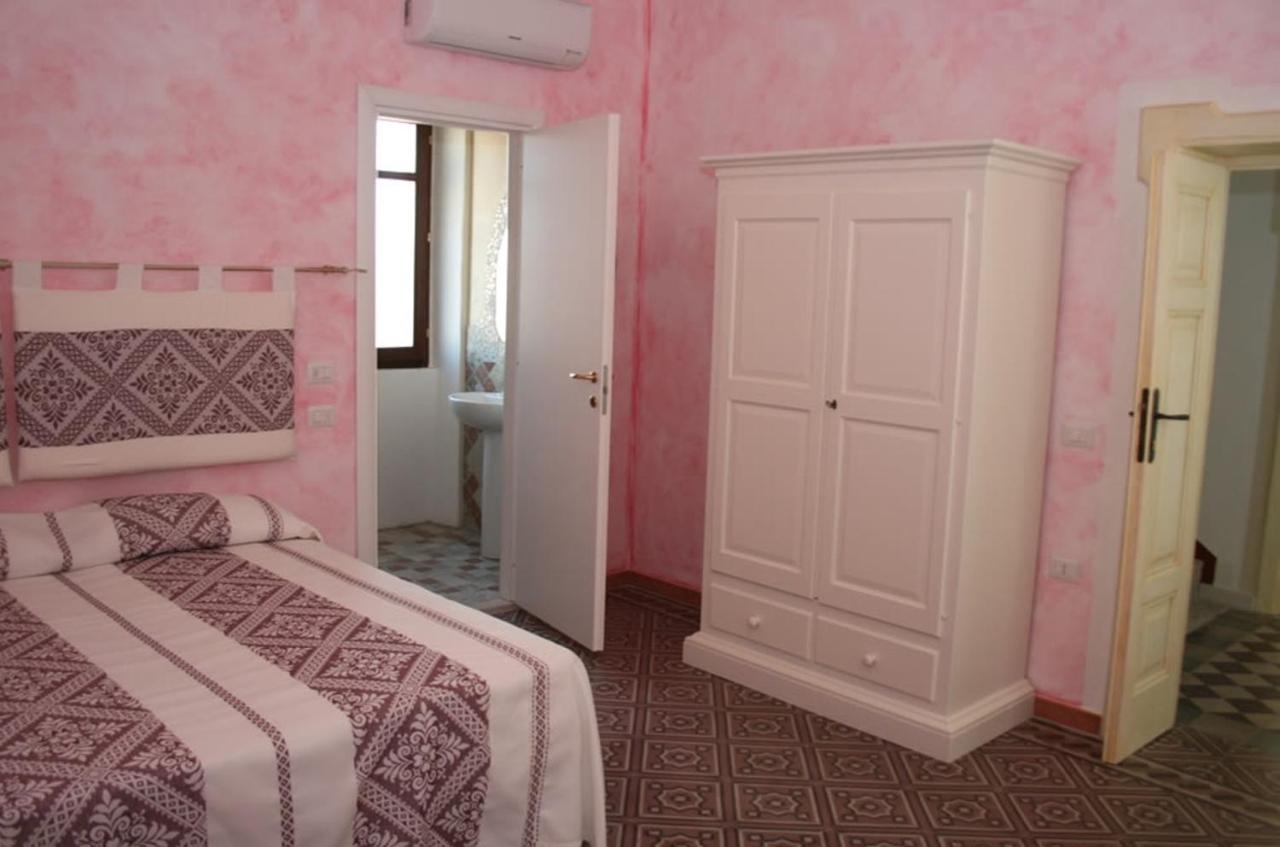 Guest House Le Gemelle Luras 외부 사진