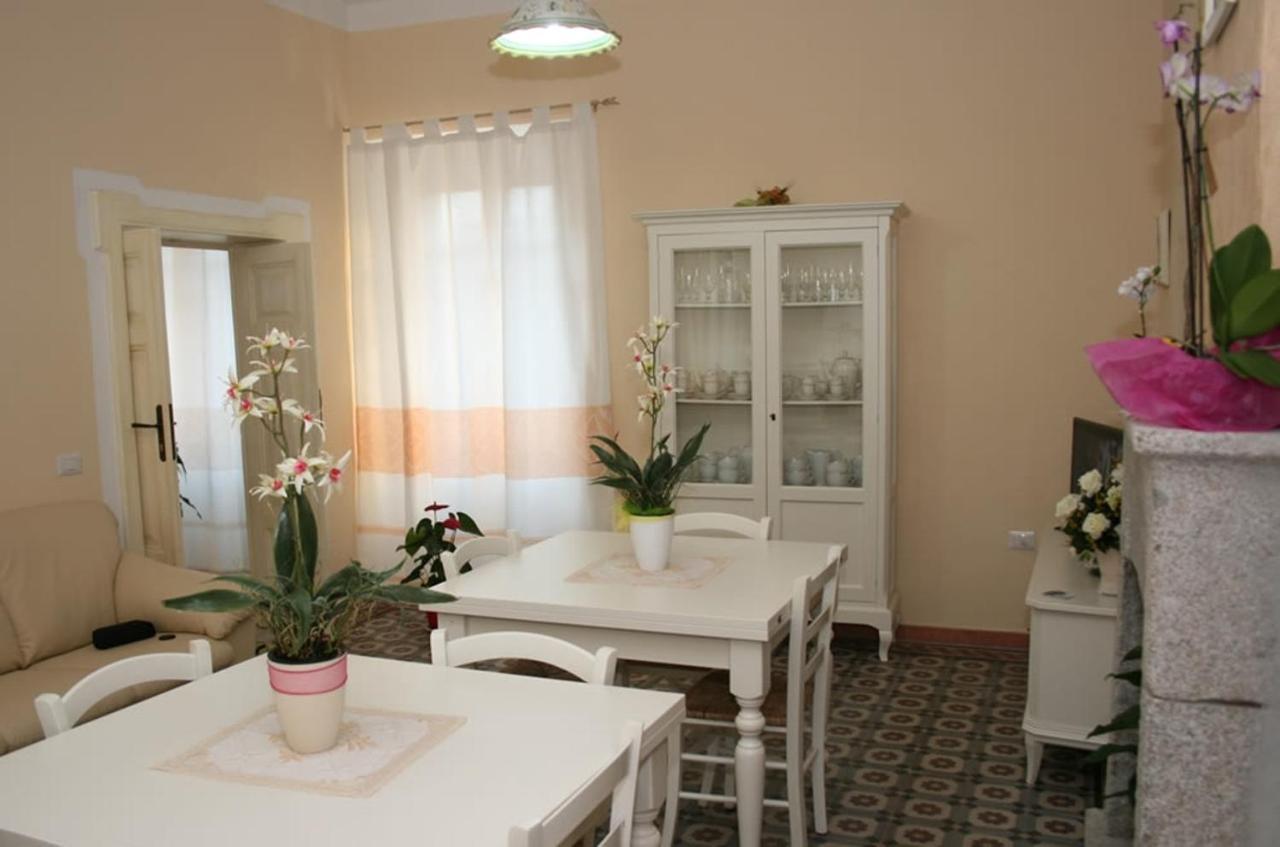 Guest House Le Gemelle Luras 외부 사진