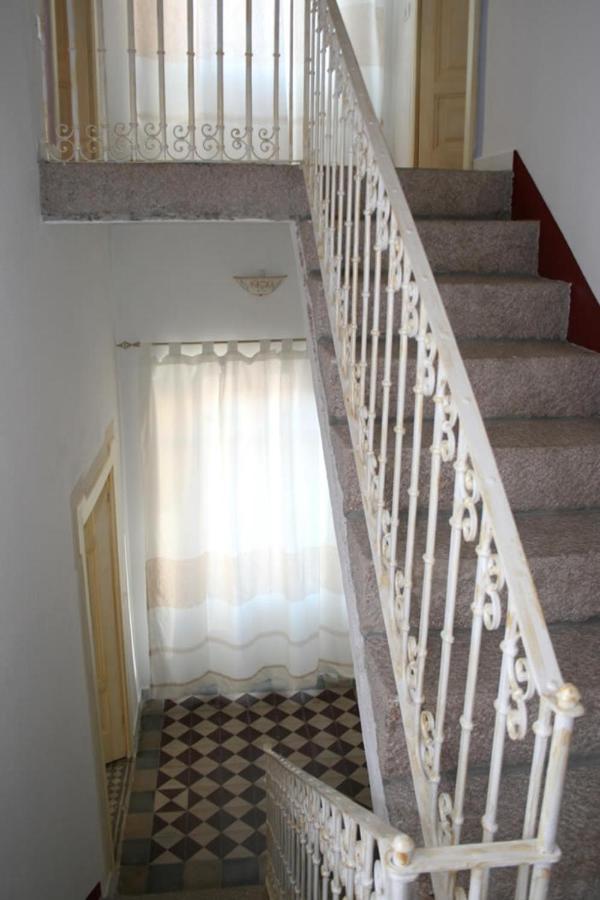 Guest House Le Gemelle Luras 외부 사진