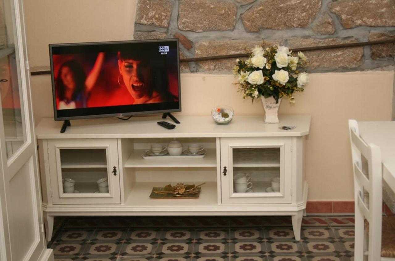 Guest House Le Gemelle Luras 외부 사진