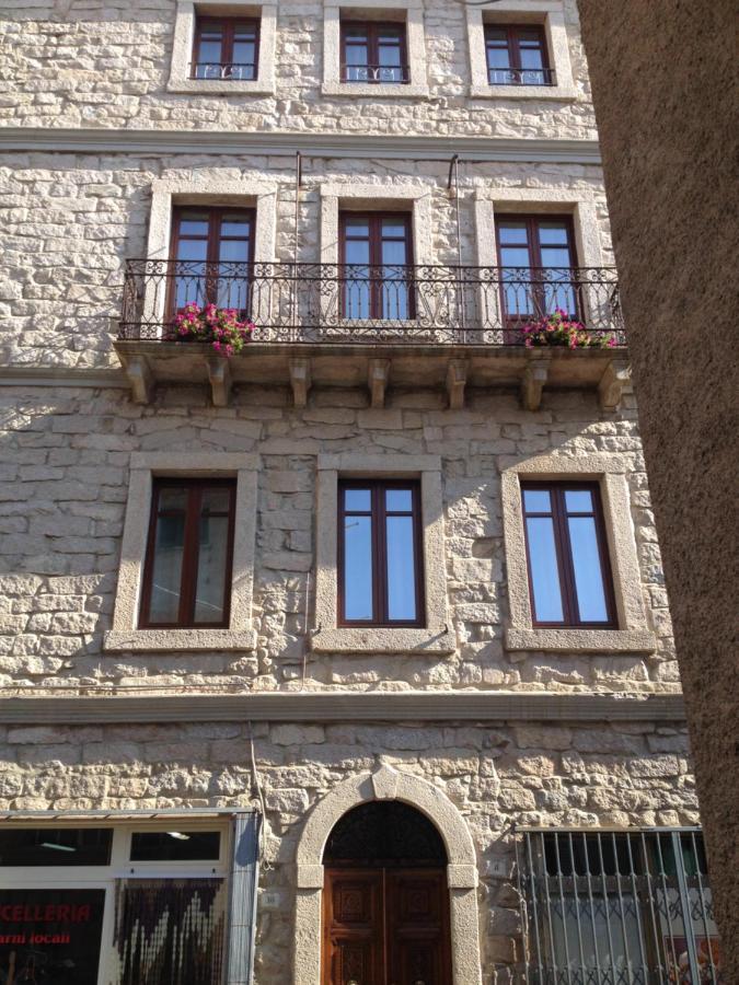 Guest House Le Gemelle Luras 외부 사진